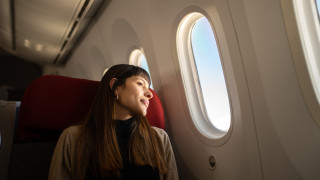 Кабинният екипаж прекарва повече време във въздуха от всеки друг