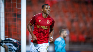 Еквадорският нападател на ЦСКА Майкъл Естрада е в центъра