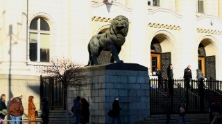 Близки на убития в мол в София организираха протест пред