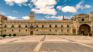 Несъмнено манастирът Сан Маркос е една от най характерните сгради не само