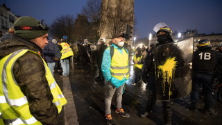 Френският кабинет внесе законопроект с отстъпките към „жълтите жилетки”