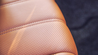 Неудобните автомобилни седалки стрували на британската икономика милиарди