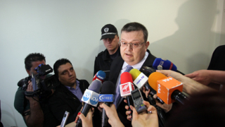 Цацаров „нахъсан”, иска съд по СРС скандала