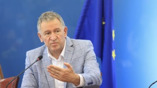 Здравният министър проф Христо Хинков има резерви към решението на