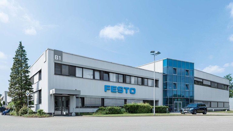 Германският индустриален концерн Festo разширява производството си и удвоява служителите