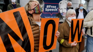 Създателят на Уикилийкс чува гласове и вече е написал предсмъртни