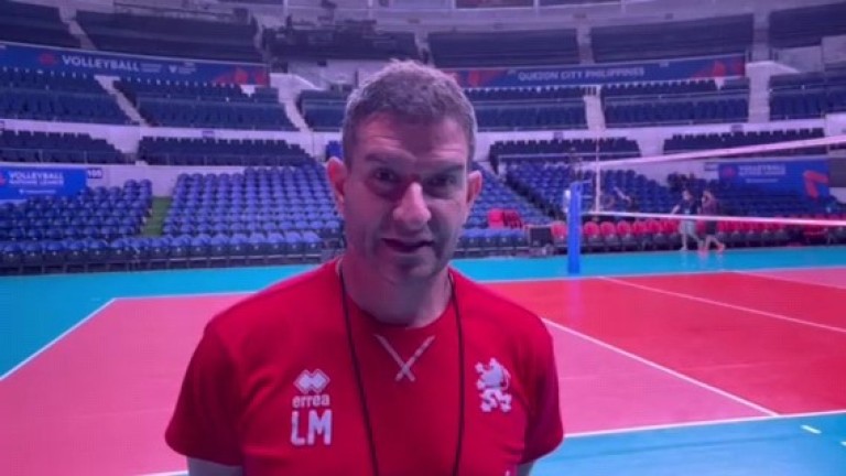Лоренцо Мичели, треньорът на женския национален отбор на България, изведе