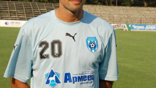 Станислав Стоянов подписа с Черно море за 13-и сезон