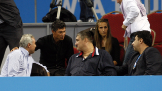 Бала чукна блондинка преди мача на Ицо (СНИМКА)