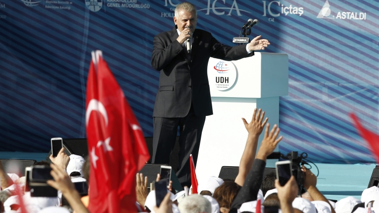 Турският кабинет подновява усилията за президентска република