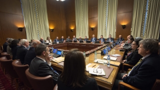 Сирийската опозиция прие да  участва в преговорите в Женева срещу гаранции