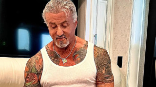 Силвестър Сталоун покри още една от татуировките си