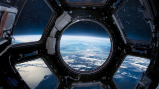Тази седмица космическата компания SpaceX предупреди инвеститорите че амбициите ѝ