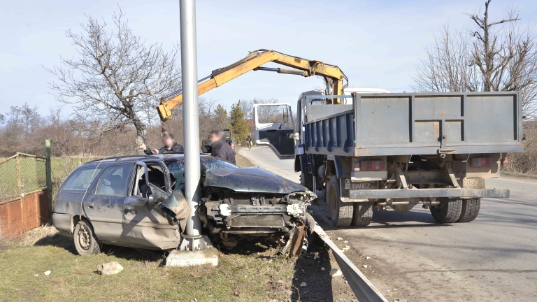МВР издири ранен шофьор, катастрофирал и избягал от местопроизшествието