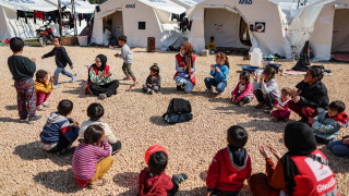 Броят на загиналите при мощното земетресение в Турция нарасна до