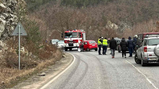 Тежка катастрофа затвори пътя Банско Гоце Делчев информира Нова