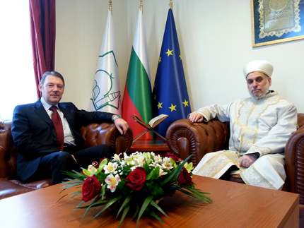 Главният мюфтия доволен, че българи не се бият за "Ислямска държава"