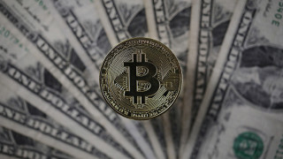 Bitcoin ще достигне и надмине 100 000 долара през 2018