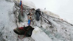 Откриха тялото на турист, изчезнал преди 37 години, в топящ се ледник
