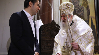 Министър председателят Кирил Петков присъства със семейството си на празничното богослужение