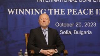 До момента имаме щастието да нямаме паднали ракети и бомби