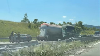 Отново тежка катастрофа с камион този път на АМ