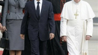 Папа Бенедикт XVI пристигна на визита във Франция