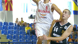 Юношите загубиха с 62:76 точки от Македония