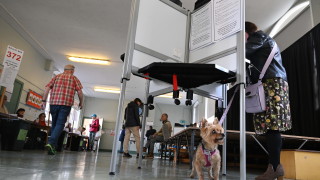 Избирателните секции в Европейския съюз ЕС вече са затворени което