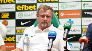 Старши треньорът на шампиона Лудогорец Павел Върба говори пред медиите в