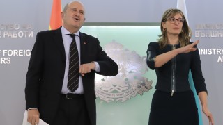 Захариева подготвя гласуването на българите в чужбина още от есента