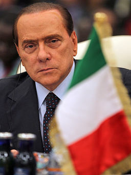 Кадафи губи Либия, призна и Берлускони 