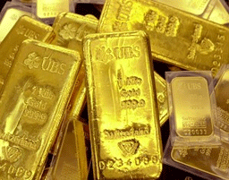 Златото се устремява към $900 за трой-унция
