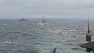 Фрегатите прогонват яхтите