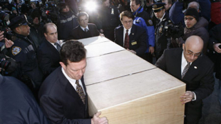 Телевизиите спряха шокиращи кадри с Леджър заради погребението му (видео)