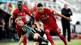 Полузащитникът на Ливърпул Алекс Окслейд Чембърлейн отново ще бъде извън терените