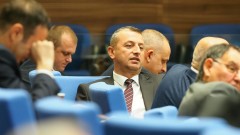 Скандал в НС: Квесторите разтърваха "Възраждане" и АПС