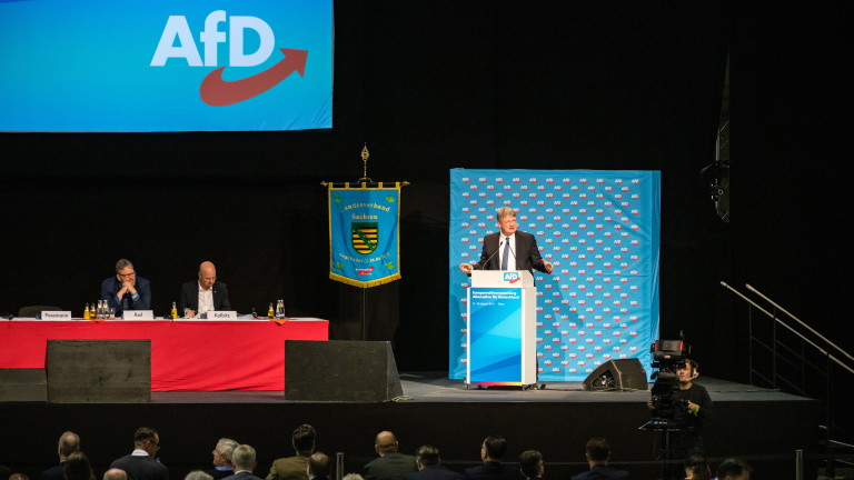 Крайнодясната германска партия Алтернатива за Германия провежда конгрес от днес,