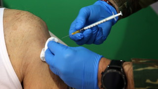 От сряда 1 милион души в Гърция са напълно ваксинирани