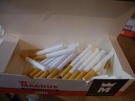 Депо за съхранение на контрабандни цигари разкриха в Русе
