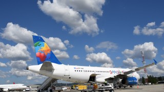 Миналата година на летищата във Варна и Бургас са посрещнати