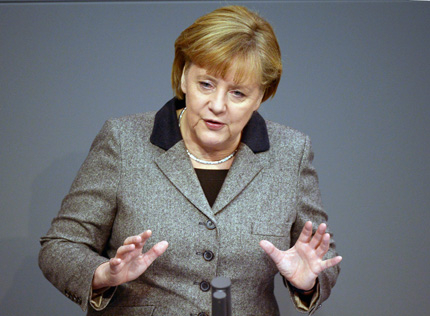 Меркел с рекордна подкрепа, но в пат