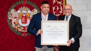 Бразилската легенда и собственик на Валядолид Роналдо използва профила си