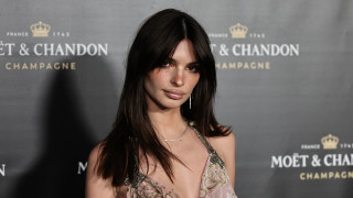 След раздялата и развода си Емили Ратайковски отново се впусна в