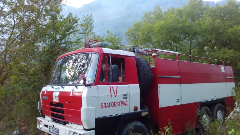 Големият горски пожар над Твърдица се разраства