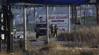 Палестинското радикално движение Хамас и организацията Ислямски джихад са изстреляли