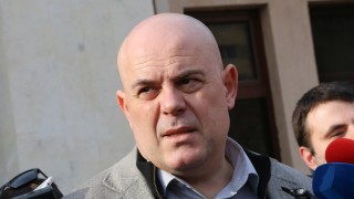 Иван Гешев препоръча на кметовете да си "ъпдейнтнат" ситуацията