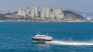 87 души са ранени след като ферибот на остров Садо