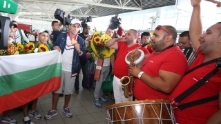 България посрещна олимпийските си герои от Нанджин
