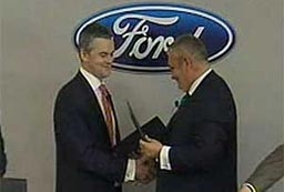 Шефът на Ford оглавява Microsoft?